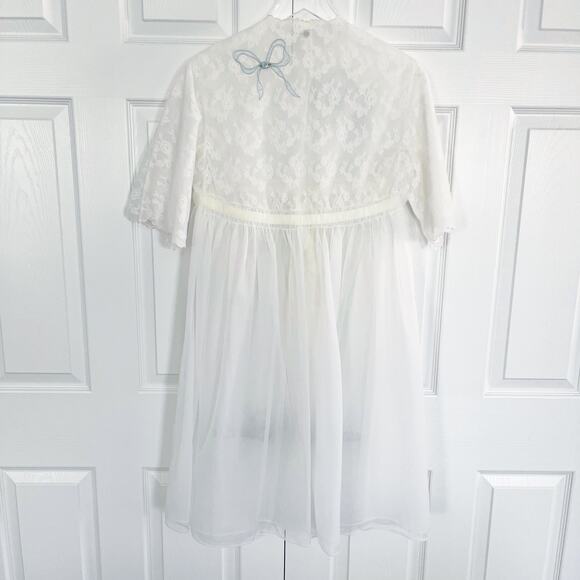 Eyeful by the Flaums Vintage White Peignoir Sheer Robe with Bow Detail - Picture 7 of 8
